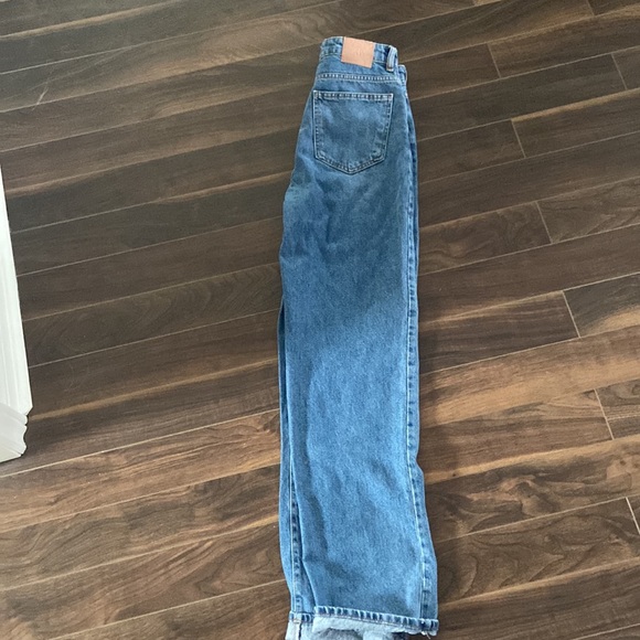 Zara straight mom jeans size 4. - Picture 3 of 3